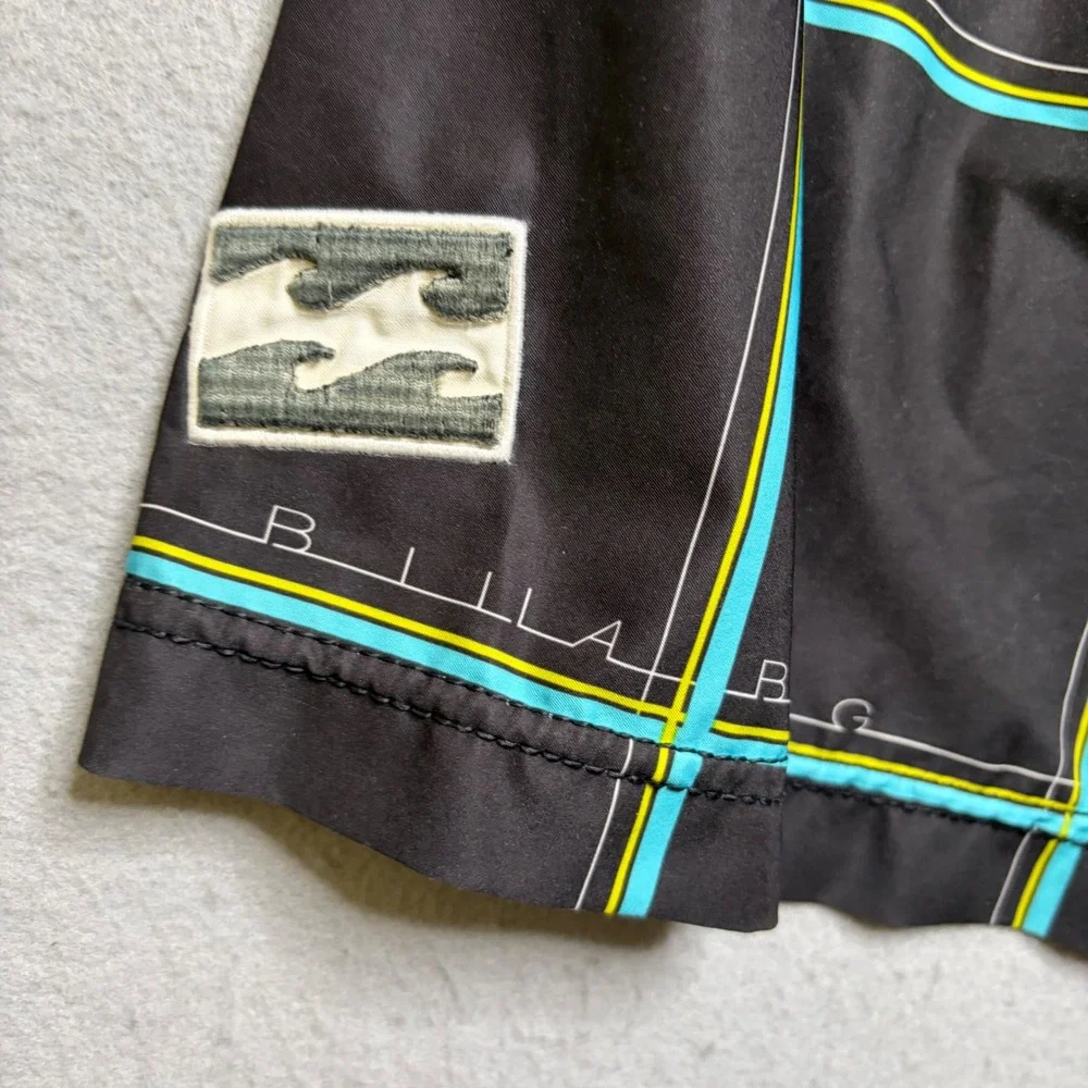 Billabong Board Shorts Mens 31 Black Platinum X Plaid Y2K Swim Trunks EG60